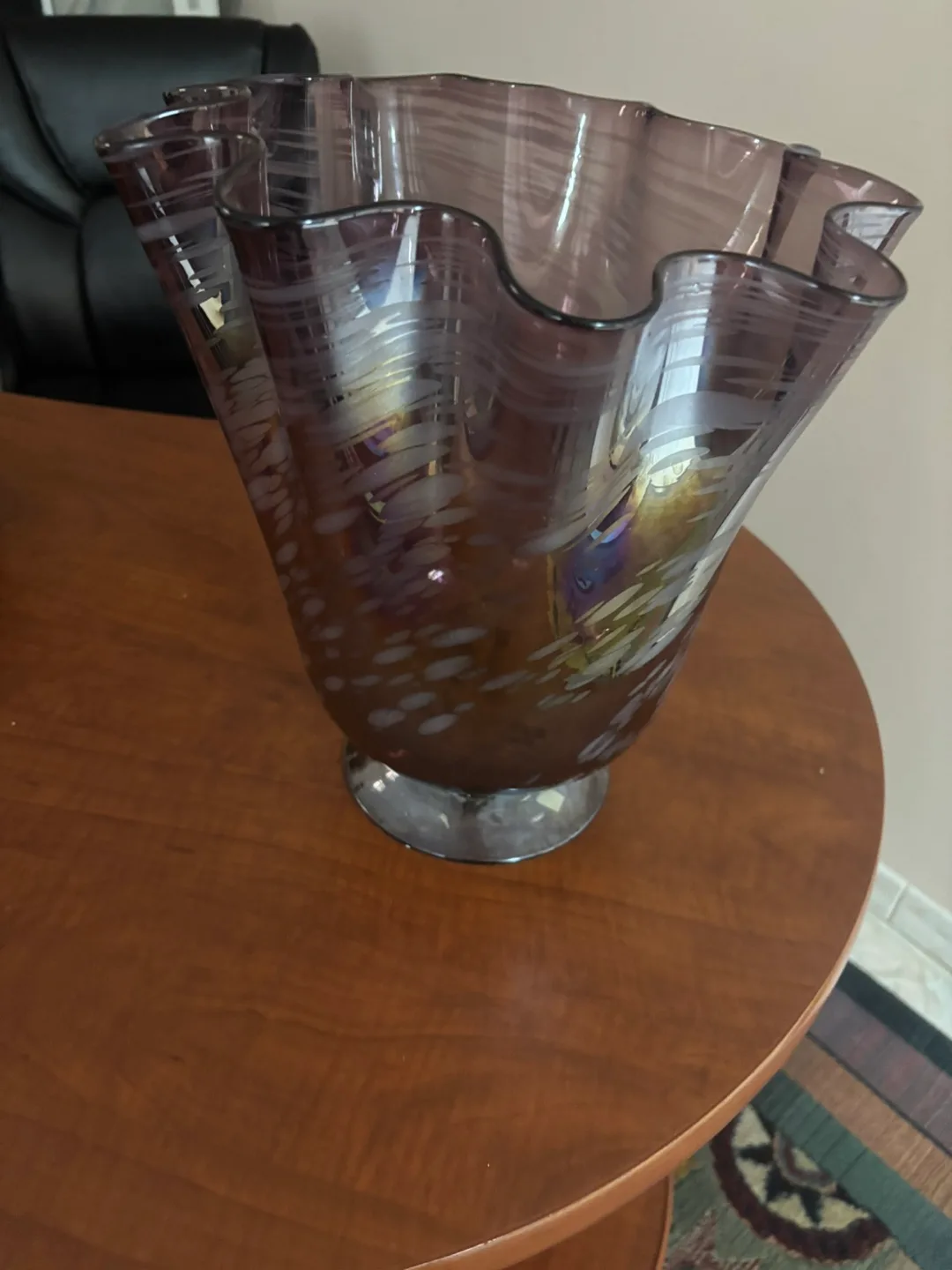 Beautiful Glass Vase - Unique Design image indicator(2)