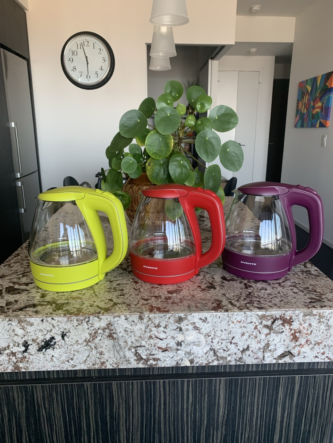 Ovente Electric Kettles - Brand New - photo 3