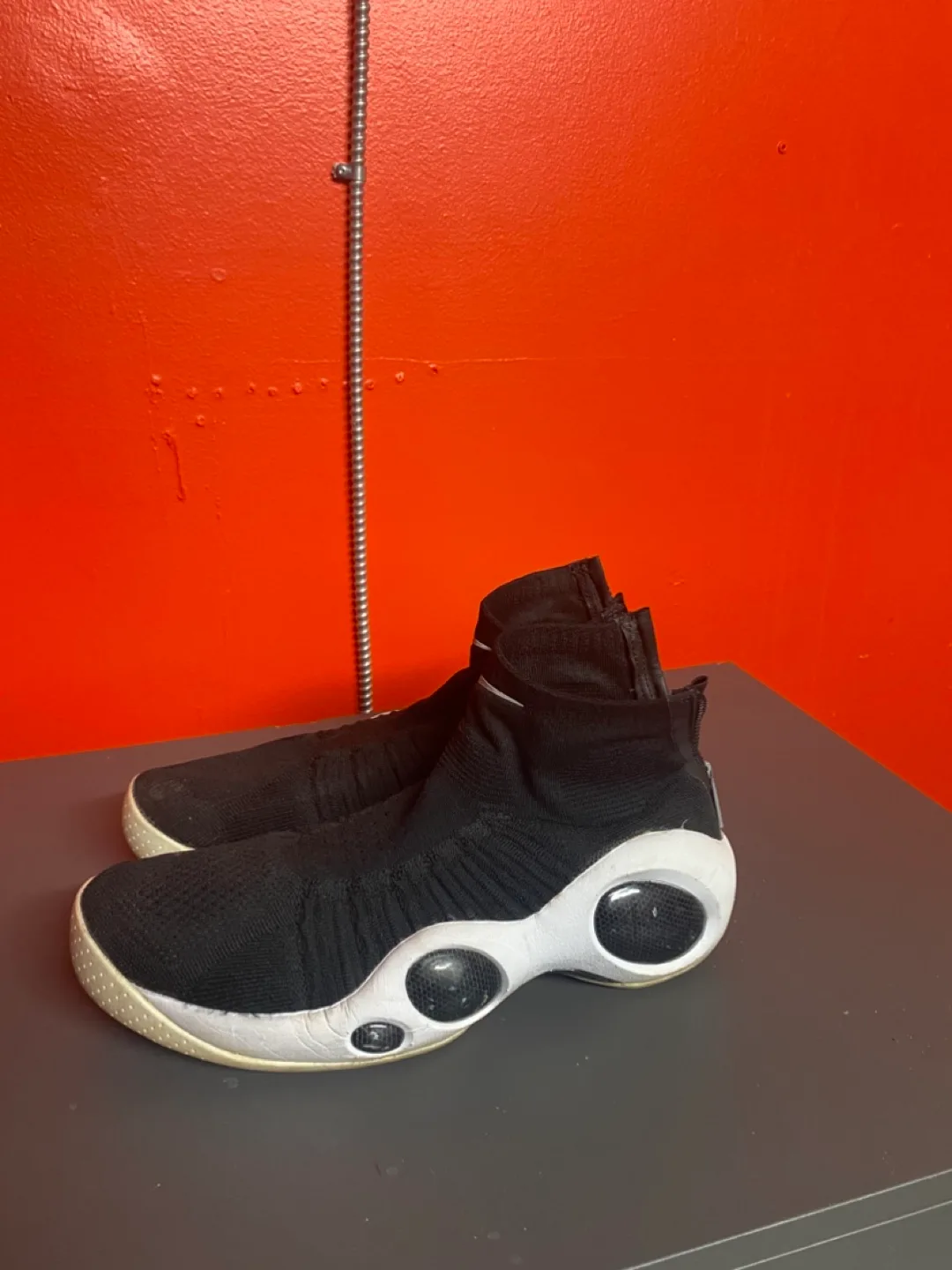 Nike Flight Bonafide Men's Size 11 Black White thumbnail