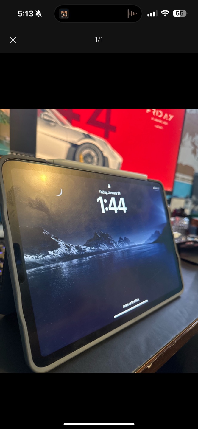 iPad 3rd Gen 256GB + Apple Pencil + Logitech Keyboard