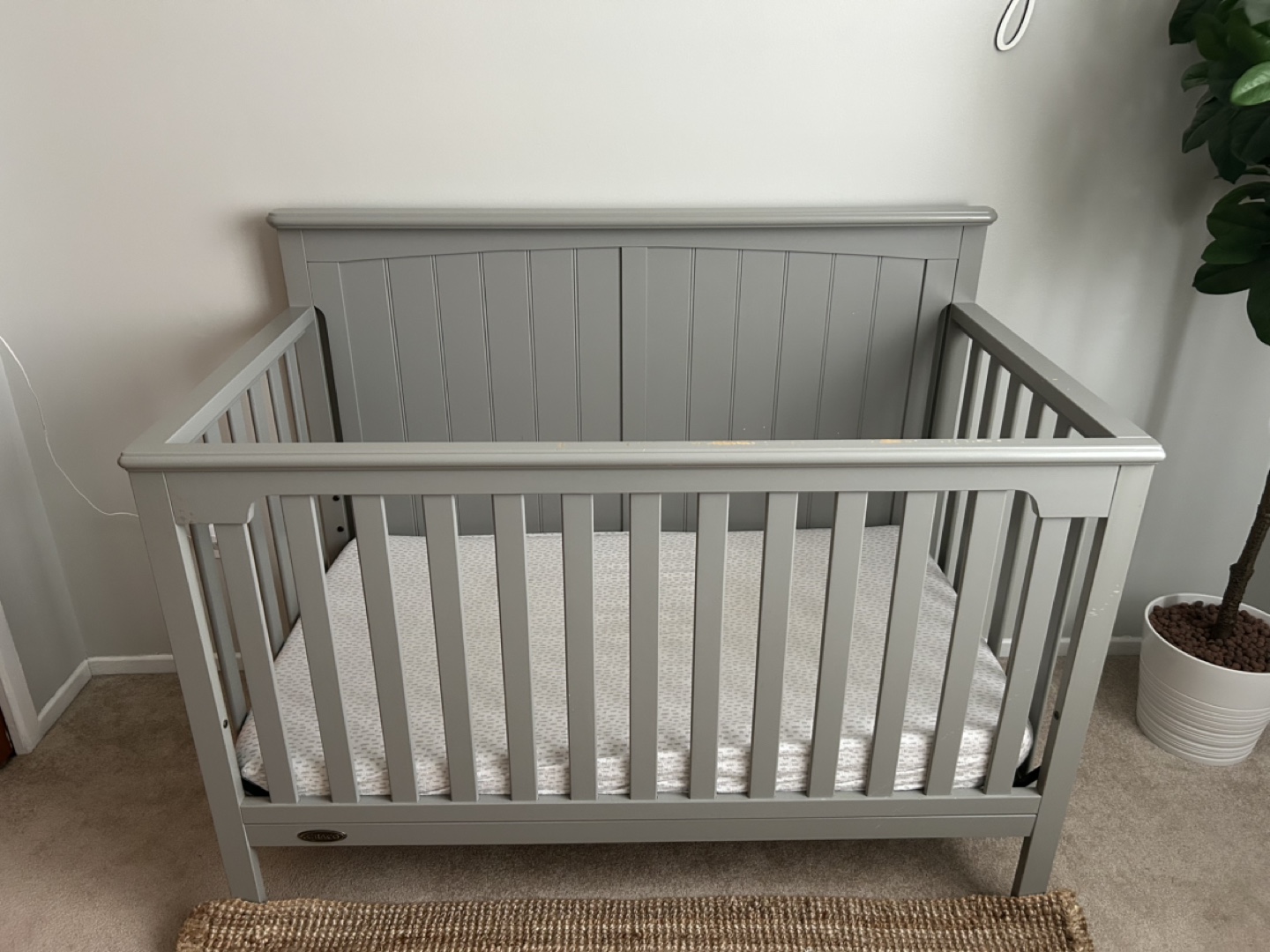 Graco Crib - Grey