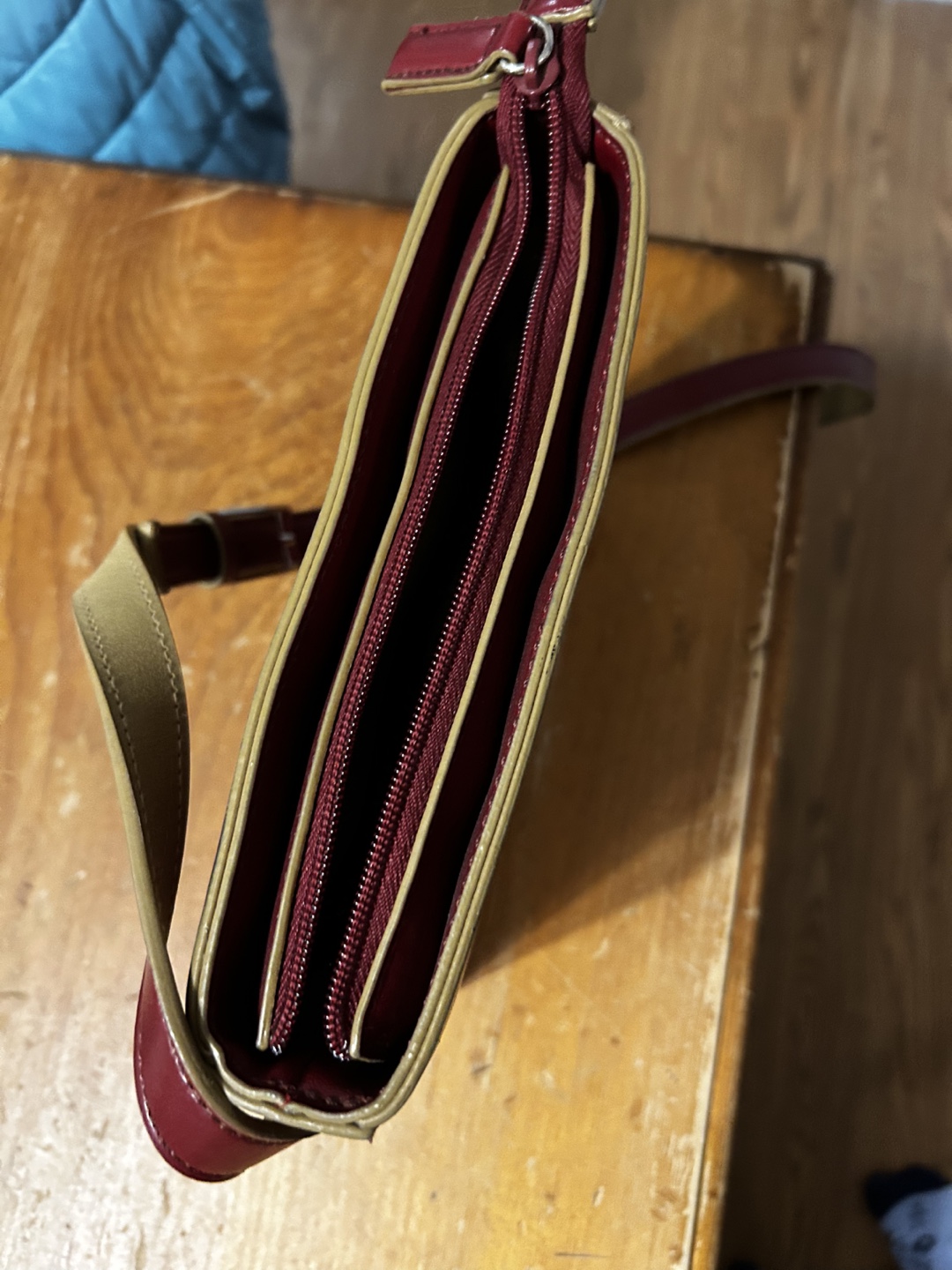 Real Leather mondani small crossbody Bag. - photo 3