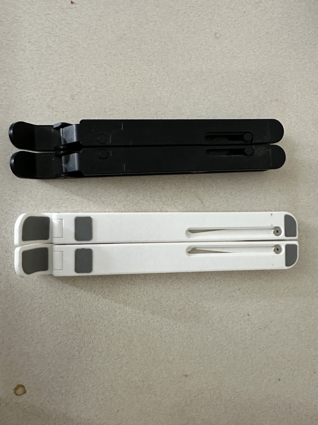 Pair of Laptop Stands - Black and White - photo 5