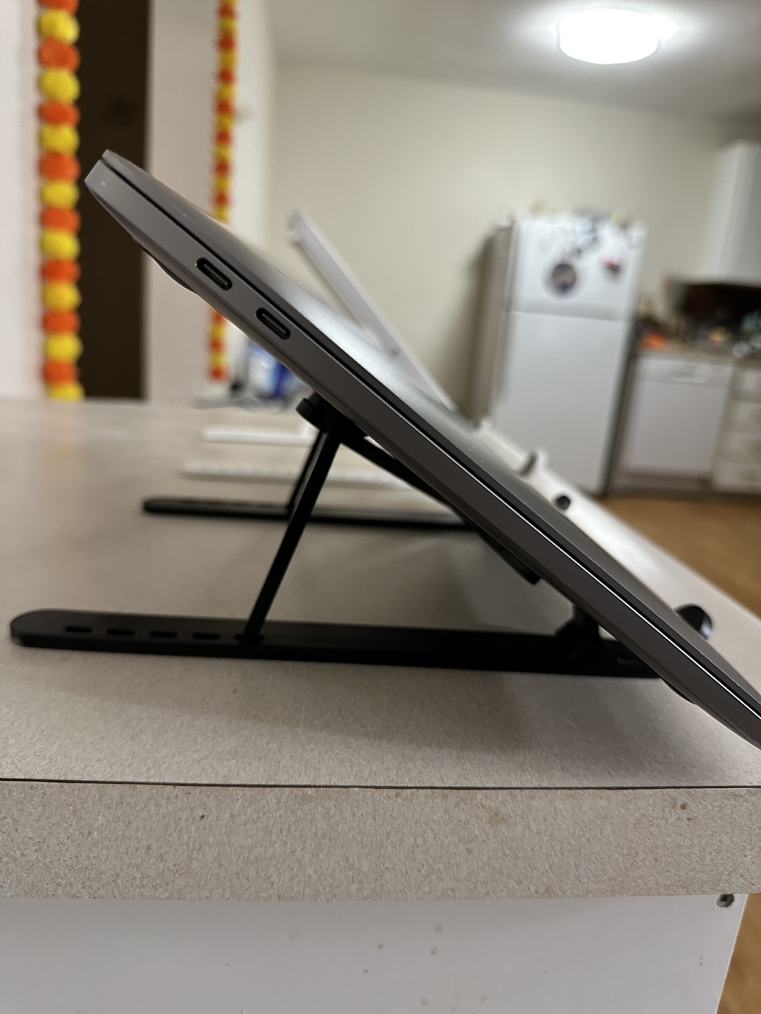 Pair of Laptop Stands - Black and White - photo 2