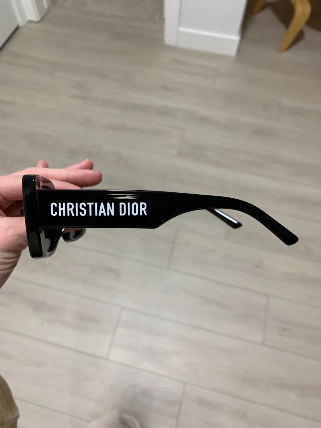 Christian Dior Sunglasses image indicator(2)