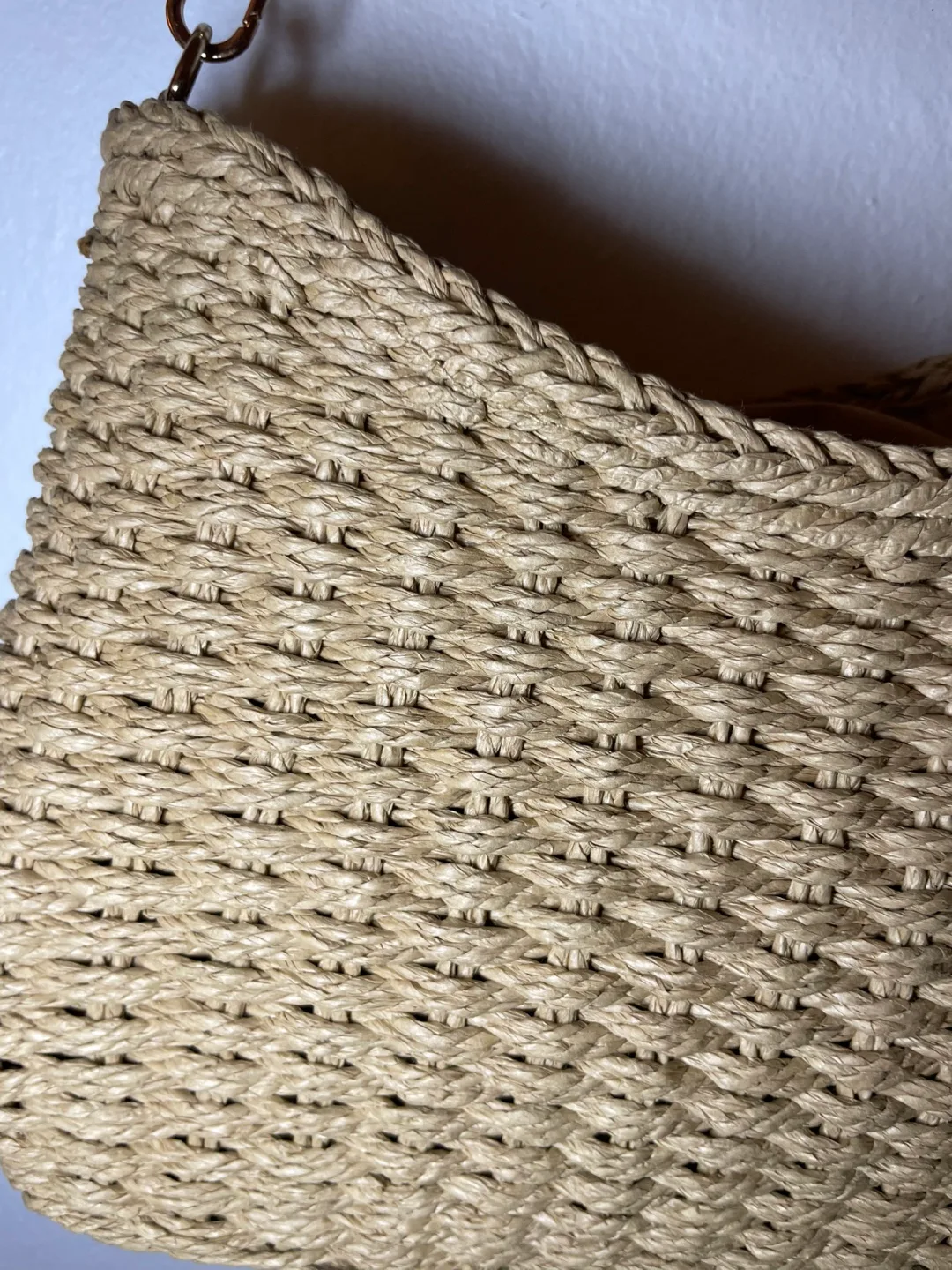 Woven Straw Bag with Unique Chain Strap image indicator(5)
