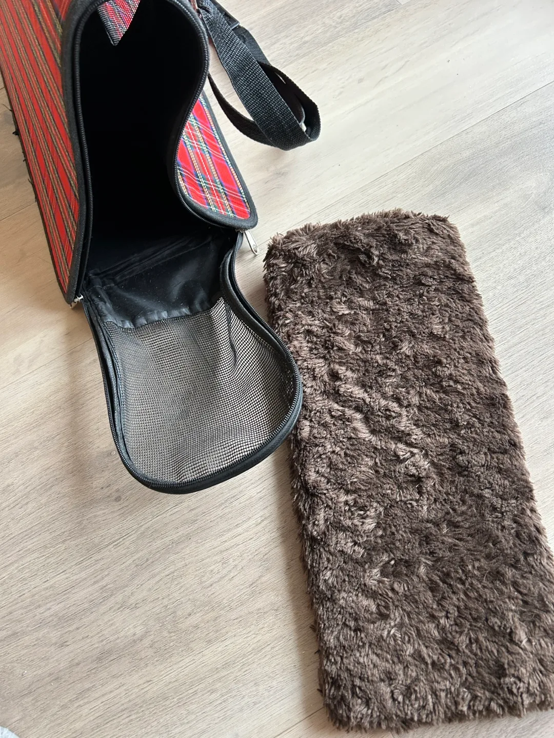 Red Tartan Plaid Pet Dog Cat Carrier image indicator(3)