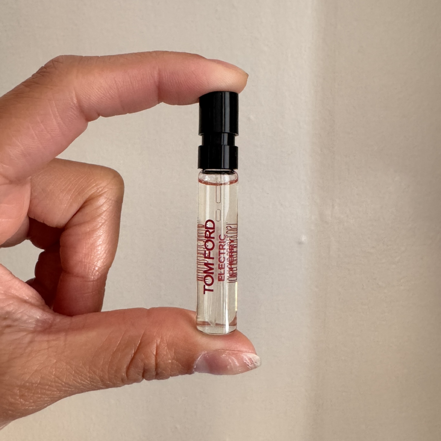 Tom Ford Electric Cherry Eau De Parfum Sample - photo 2