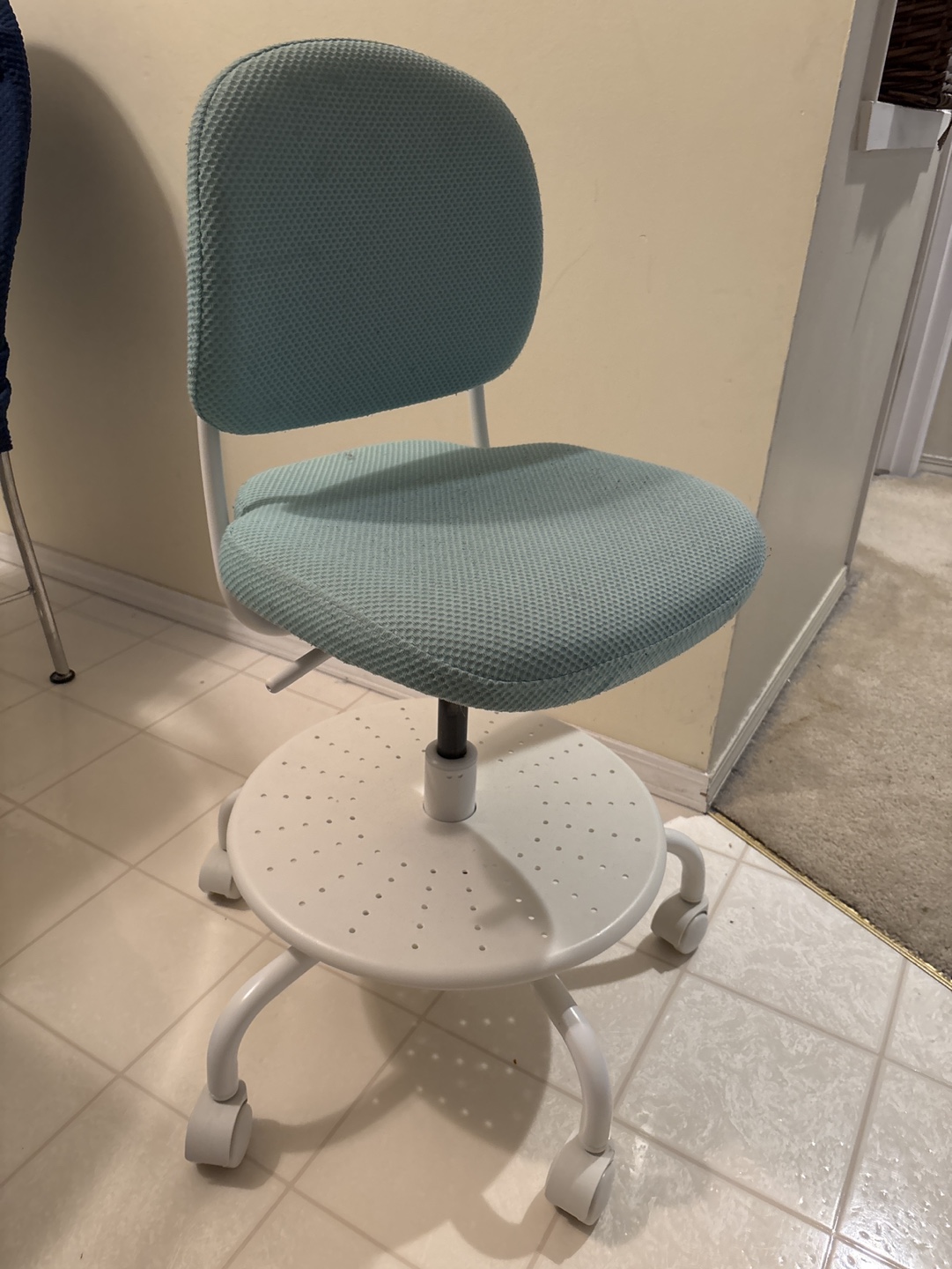 Kids' Rolling Desk Chair - Teal