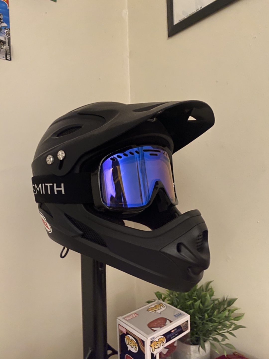 Bell Full Face Helmet with Smith Goggles