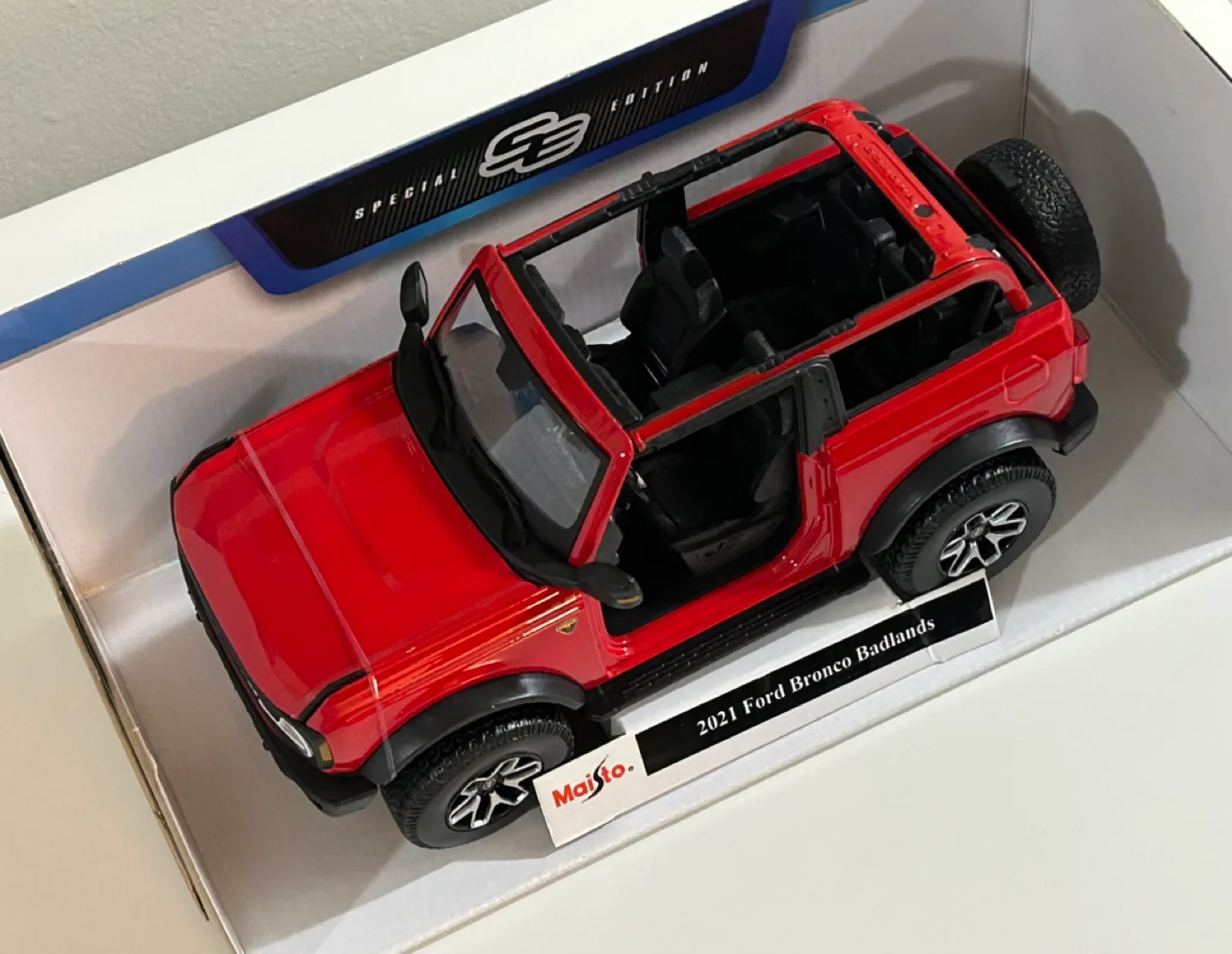 Maisto 1:18 Die Cast Model 2021 Ford Bronco Badlands image indicator(4)