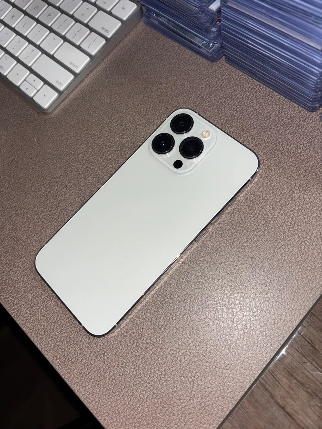 iPhone 13 Pro - White & Silver- Brand New - 128GB image indicator(2)
