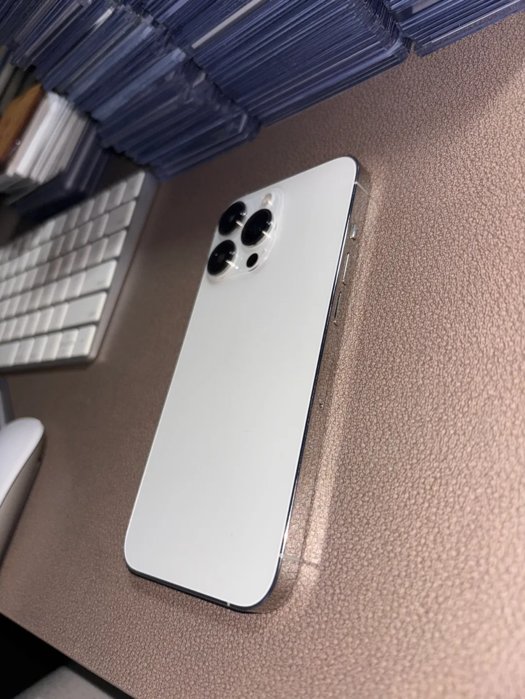 iPhone 13 Pro - White & Silver- Brand New - 128GB image indicator(5)