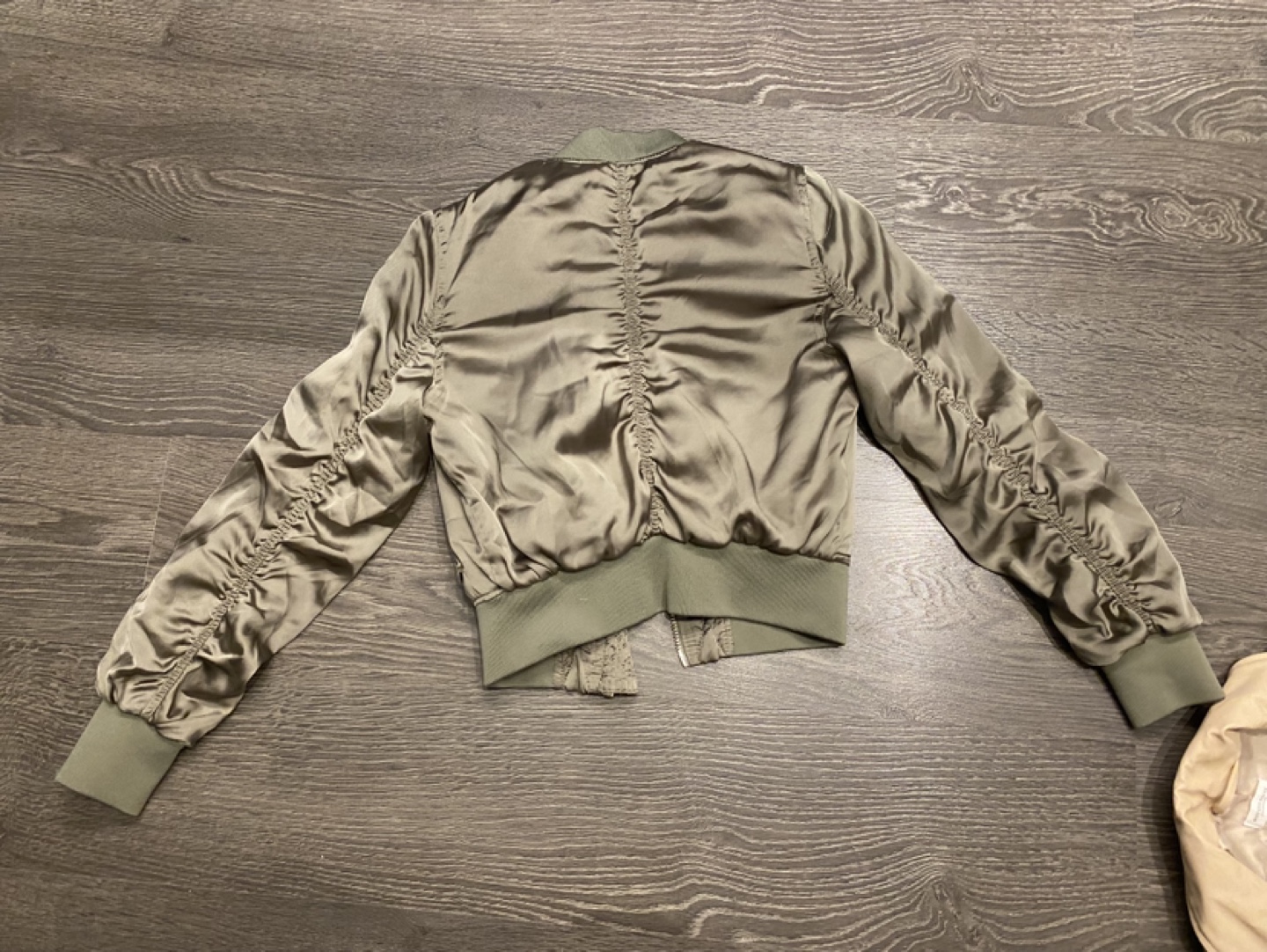 H&M Olive Green Satin Cropped Bomber Jacket - photo 4