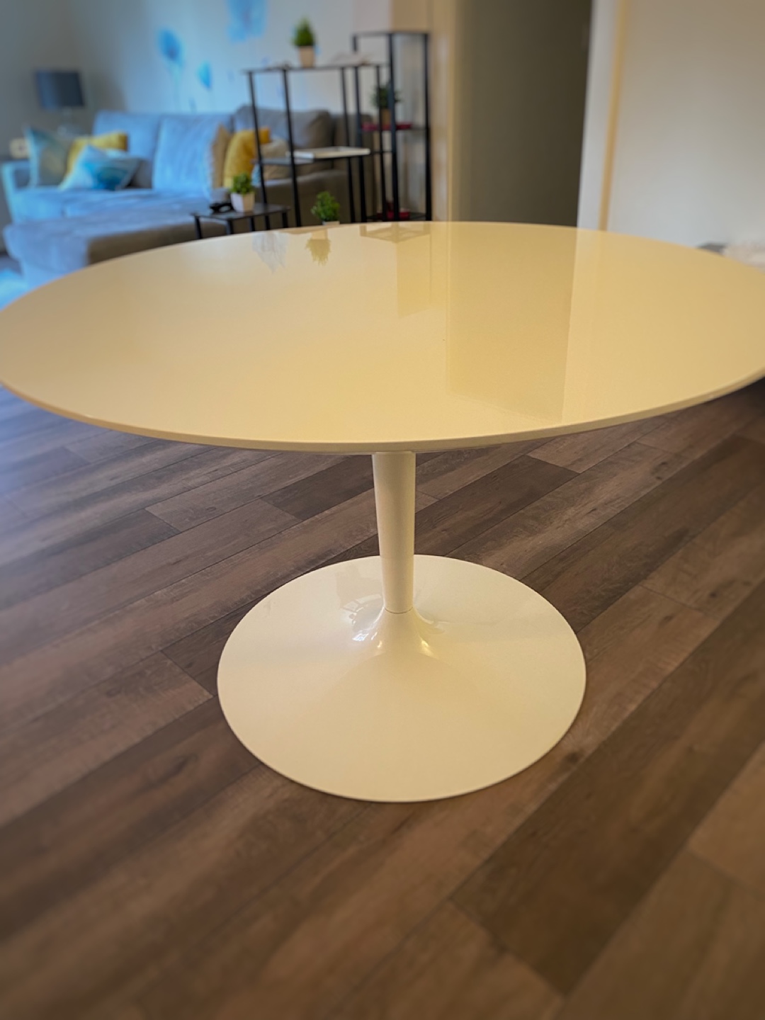 White Tulip Table Calligaris