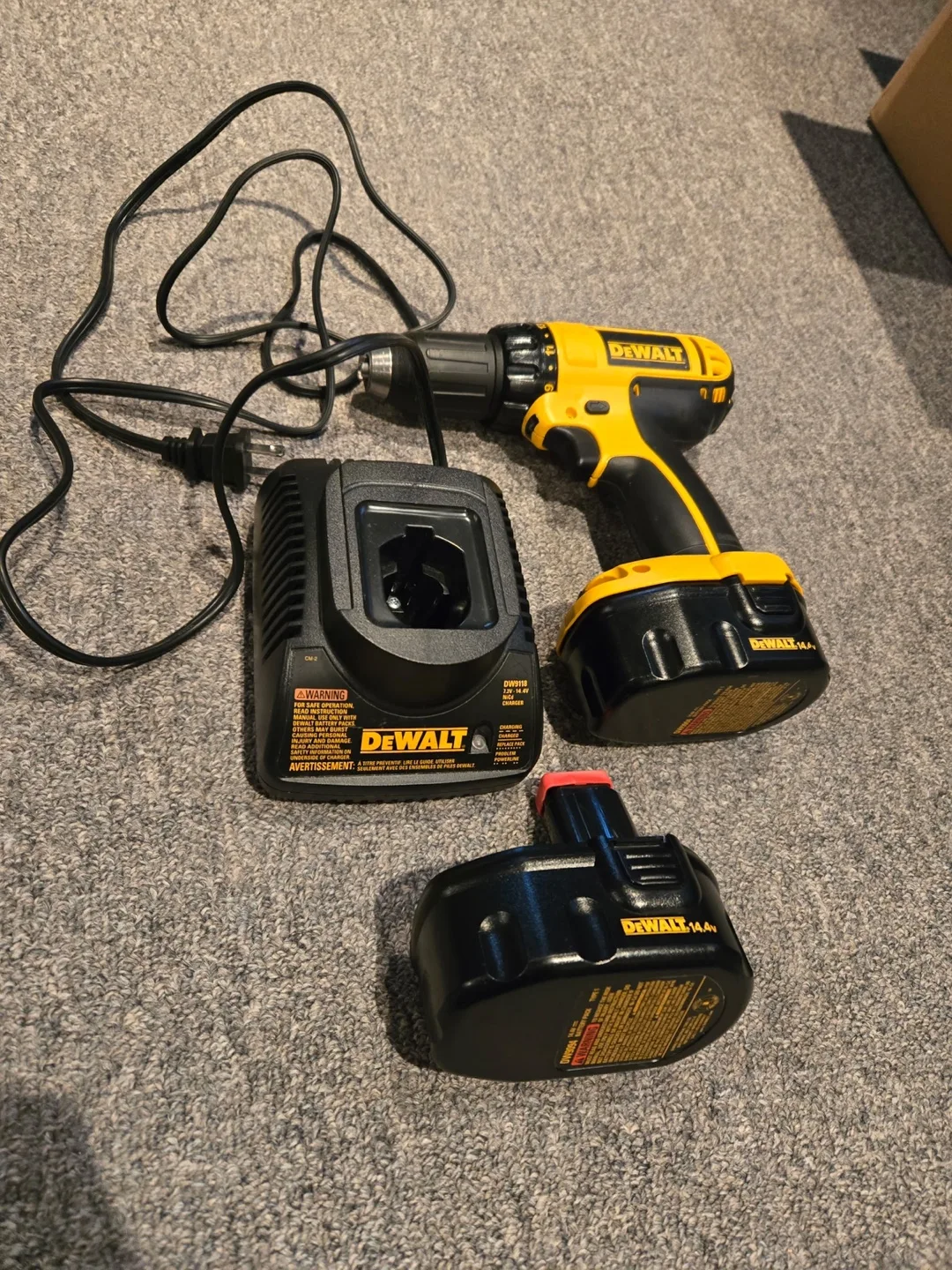 DeWalt 14.4v Cordless Drill Driver Kit image indicator(5)