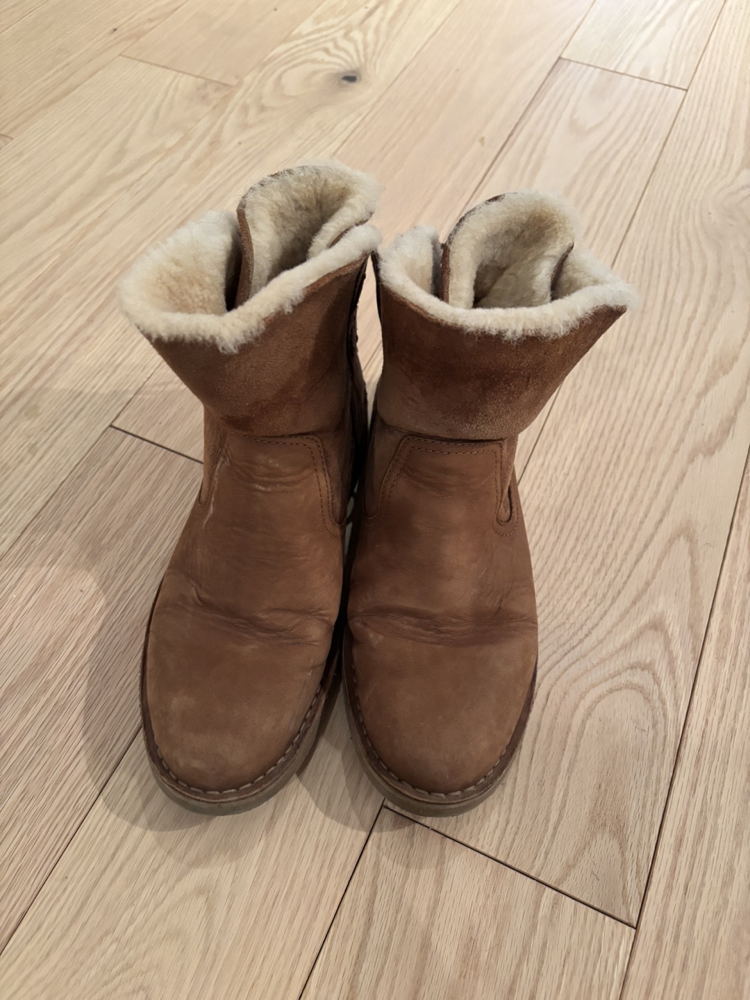 Women's UGG Australia Brown Leather Boots