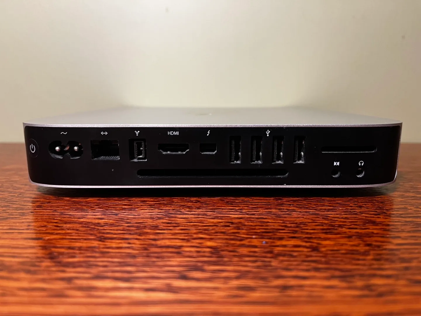 Apple Mac mini (2012) / 2 SSDs / 8GB RAM / Keyboard/Mouse/Remote image indicator(2)