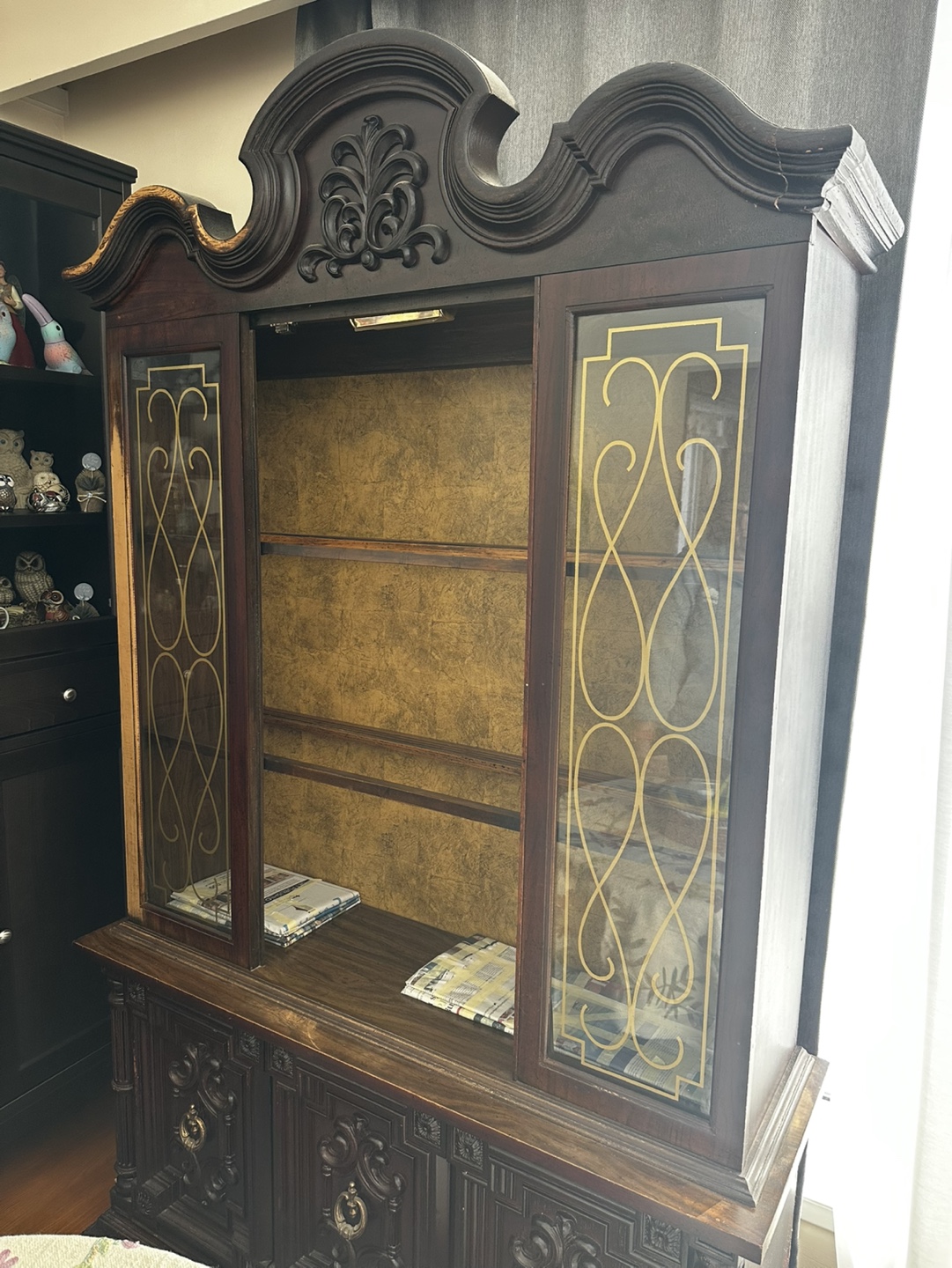 FREE Vintage two piece hutch