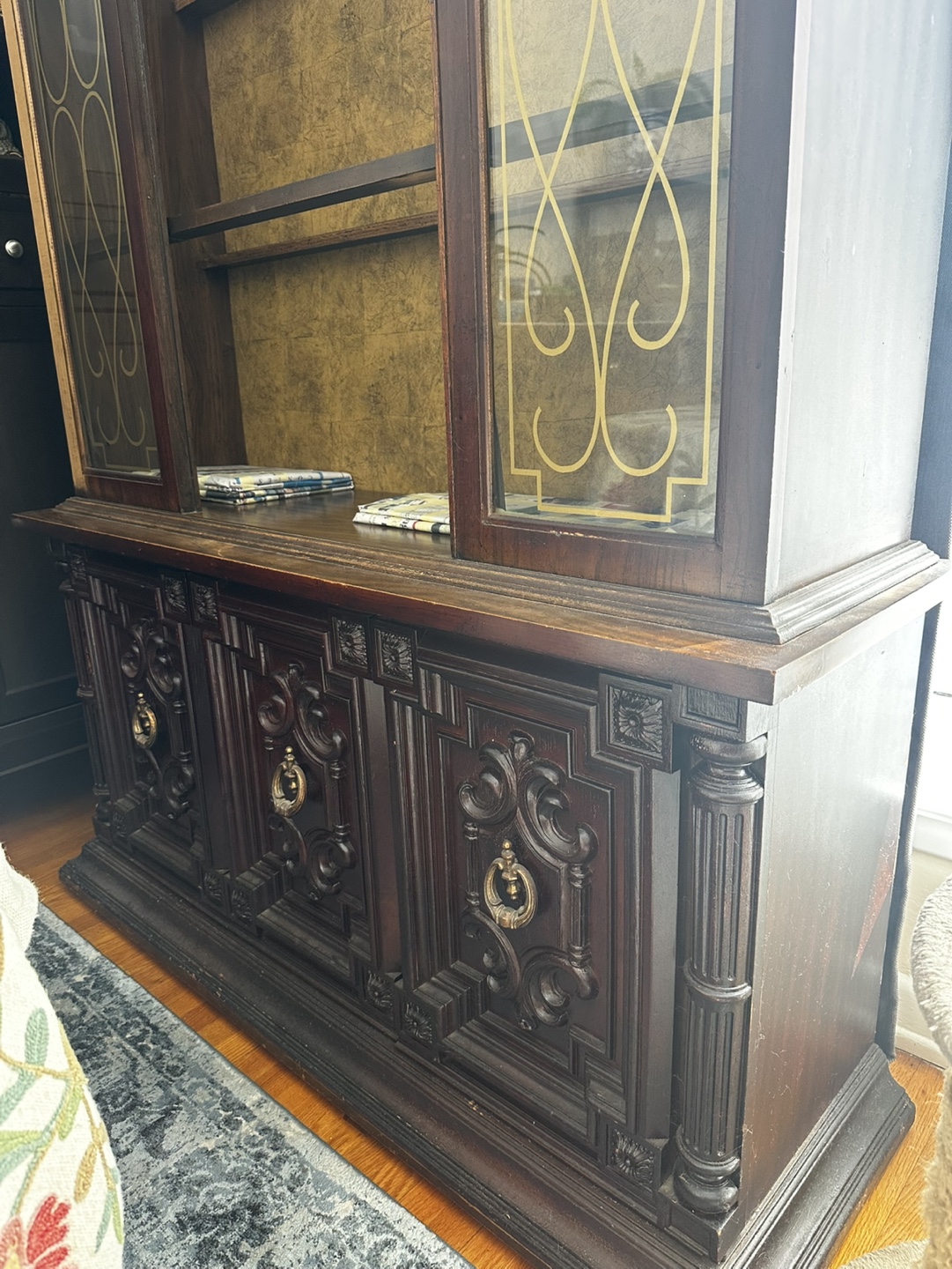 FREE Vintage two piece hutch - photo 2