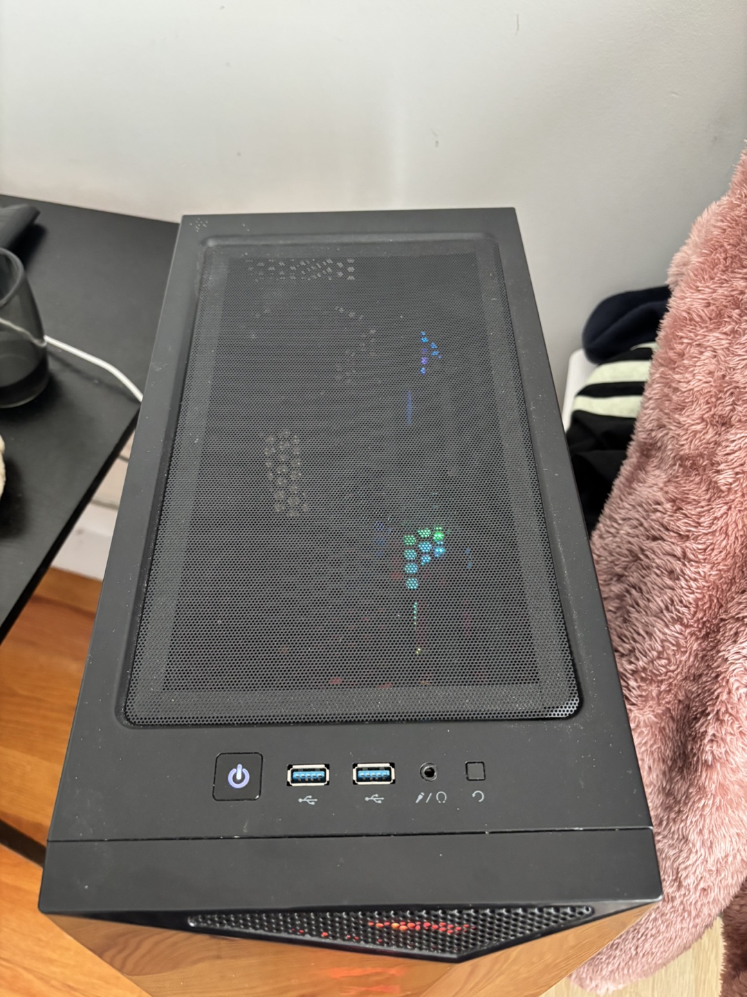 Corsair iCUE 220T RGB Airflow ATX Mid-Tower PC Case - photo 2
