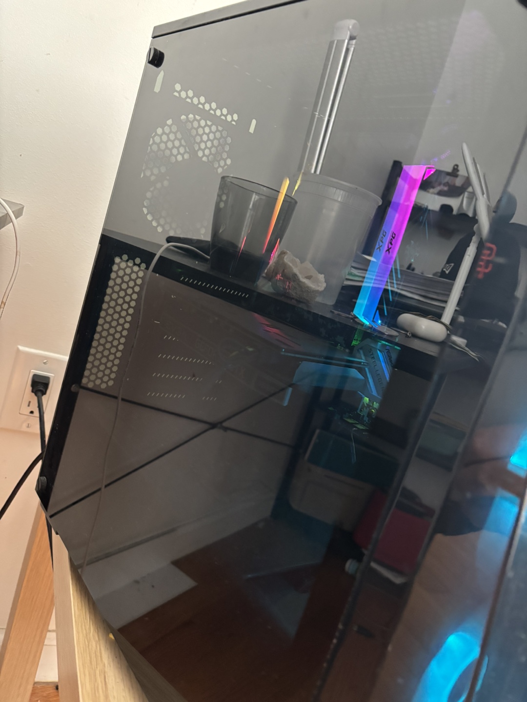 Corsair iCUE 220T RGB Airflow ATX Mid-Tower PC Case - photo 5