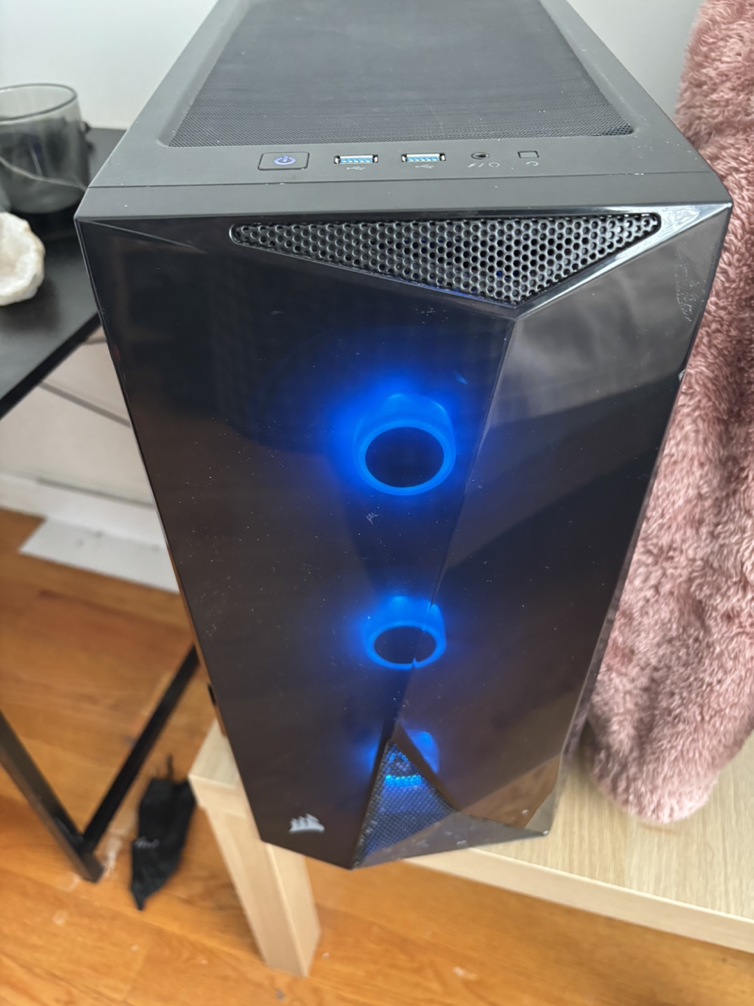 Corsair iCUE 220T RGB Airflow ATX Mid-Tower PC Case