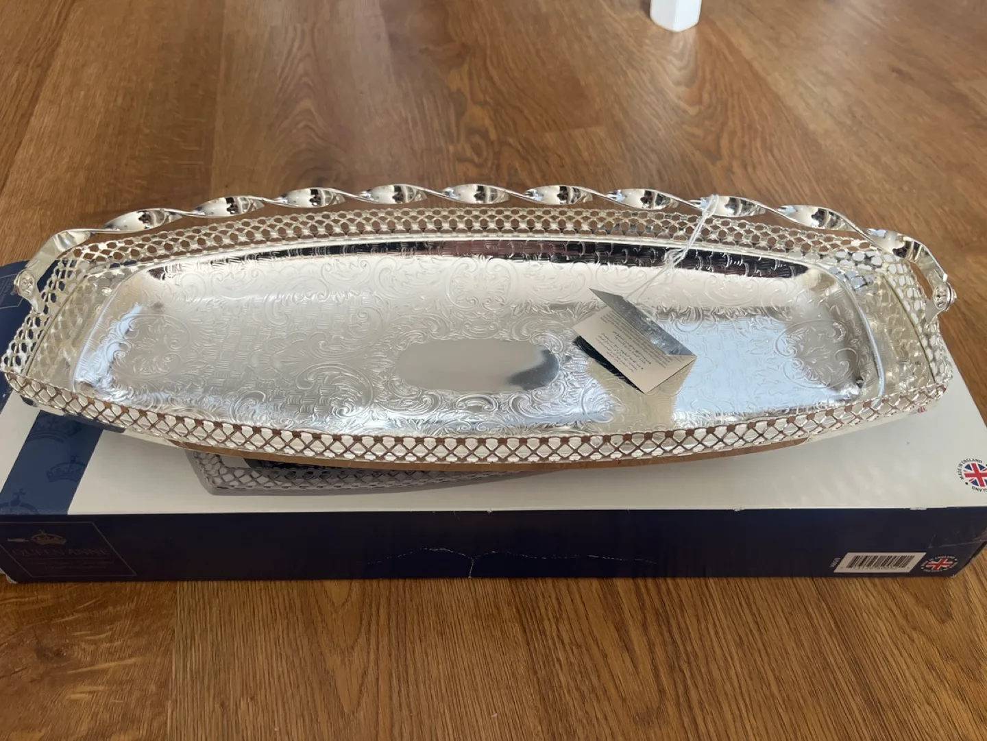 Queen Anne Silver Plated Serving Tray image indicator(2)