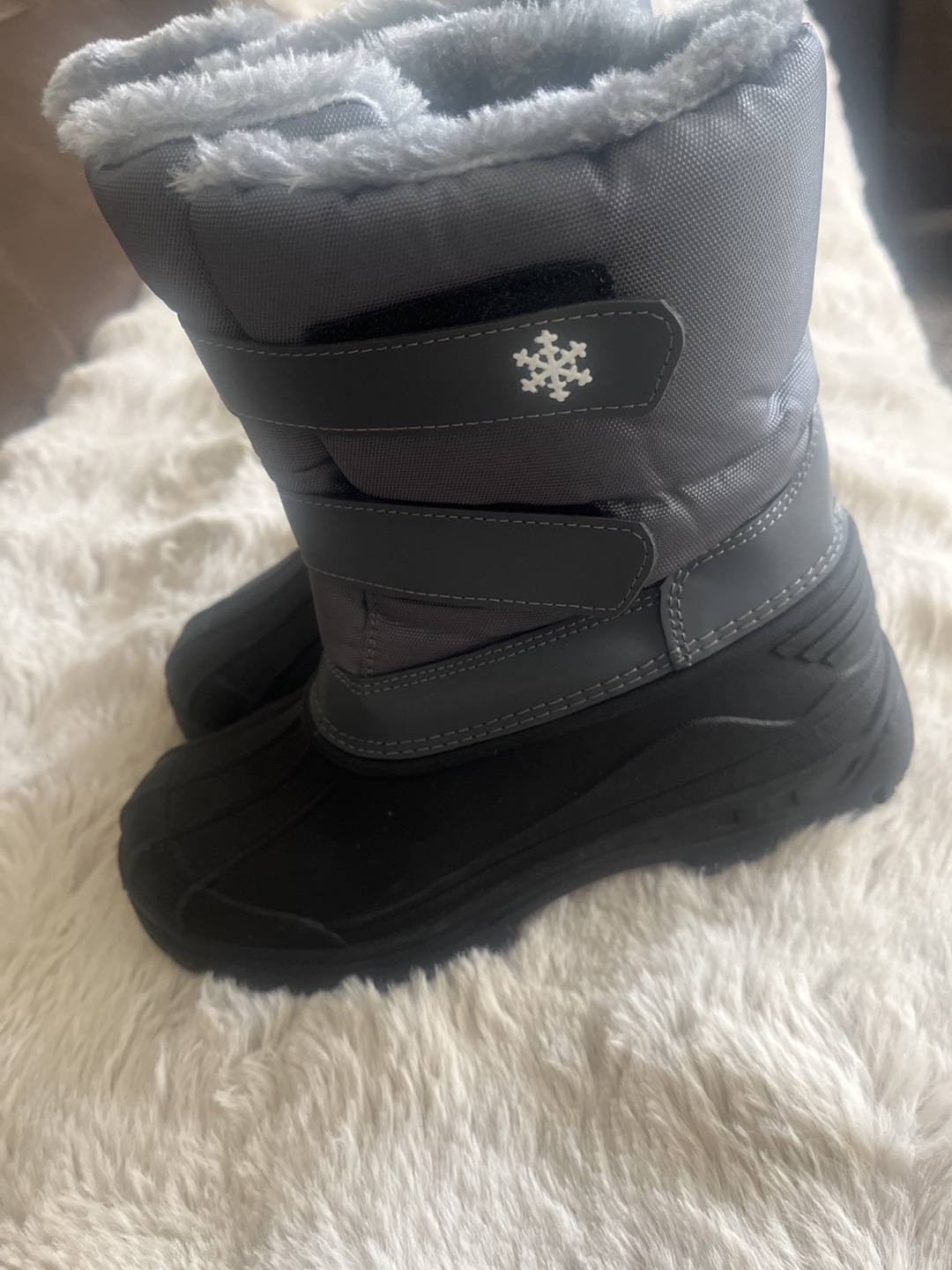 Kids' Gray & Black Winter Boots - Size 8 - photo 3
