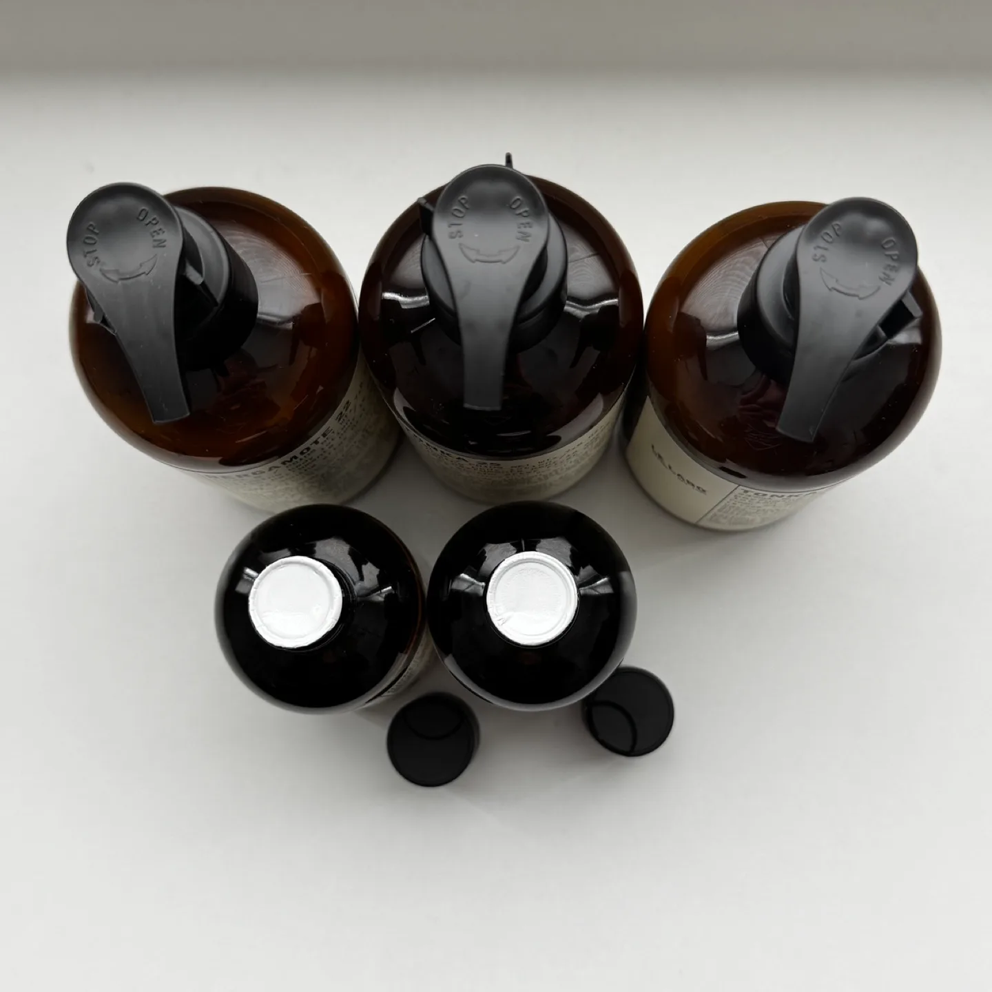 Le Labo Bergamot 22 Tonka 25 Another 13 Lotions and Oils image indicator(4)