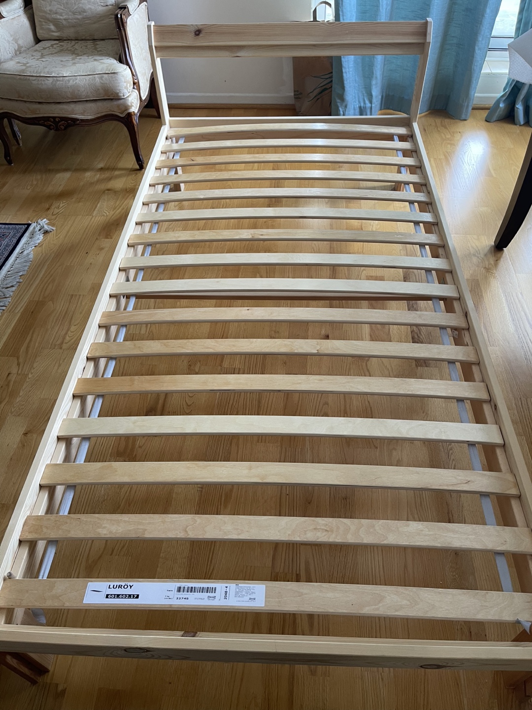 Bed frame and mattress - photo 2