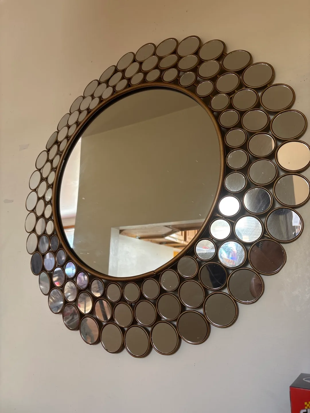 Gorgeous Gold Round Mirror Wall Decor image indicator(2)