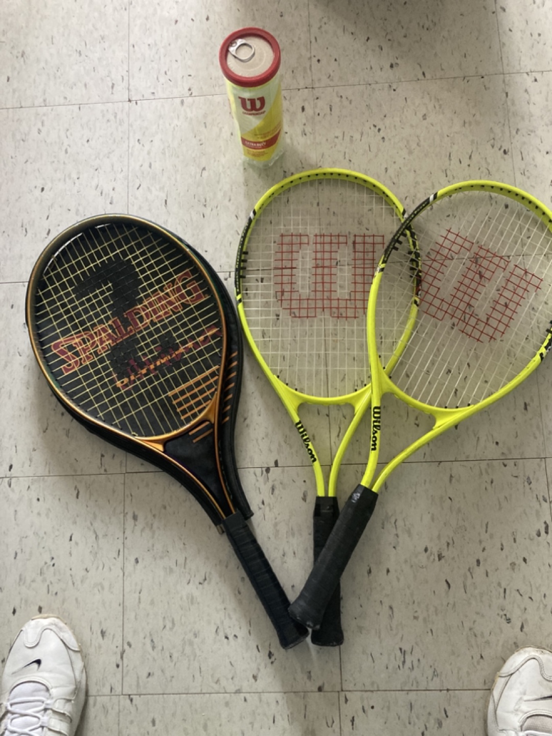 Tennis Racquets and Balls Bundle - Wilson & Spalding - photo 2