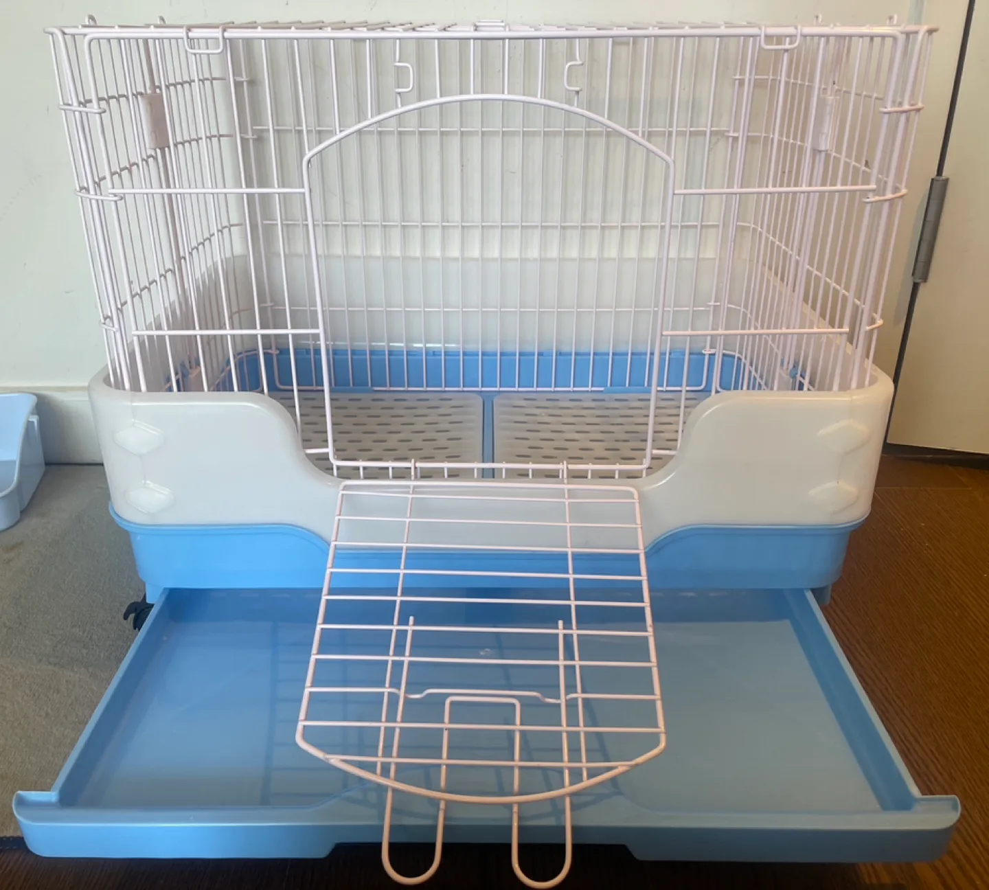 Small Animal Cage with Pull-Out Tray image indicator(2)