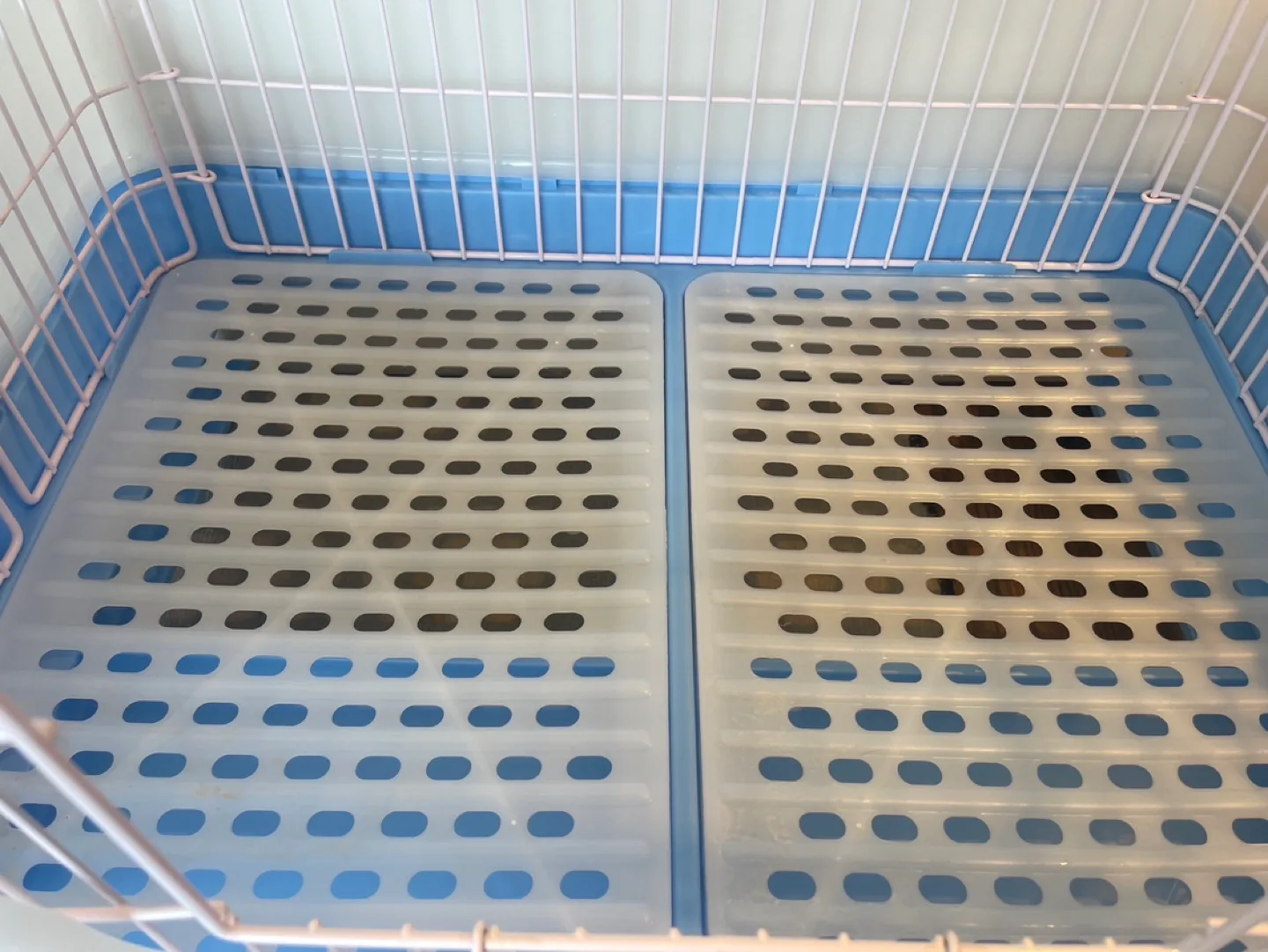 Small Animal Cage with Pull-Out Tray image indicator(3)