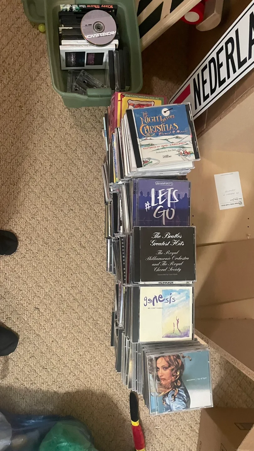 Huge CD Collection - Over 300 CDs! image indicator(2)