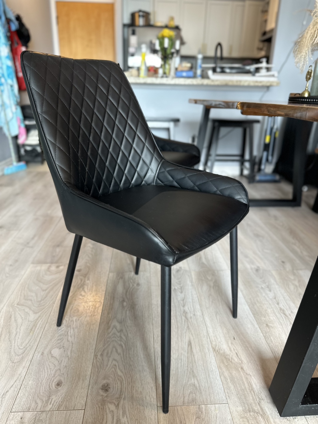 Pu Leather Upholstered Chairs with Diamond Tufted Backs - HOMCOM