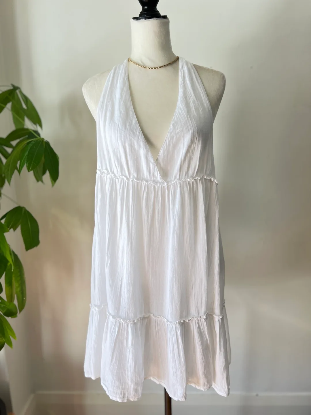 Gorgeous white baby doll style dress with shoulder ties image indicator(6)