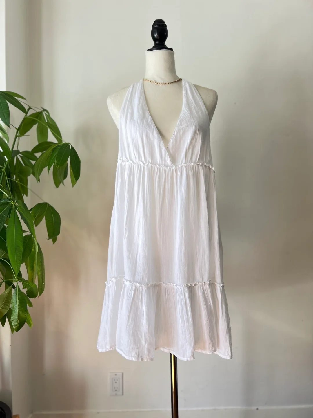 Gorgeous white baby doll style dress with shoulder ties image indicator(7)