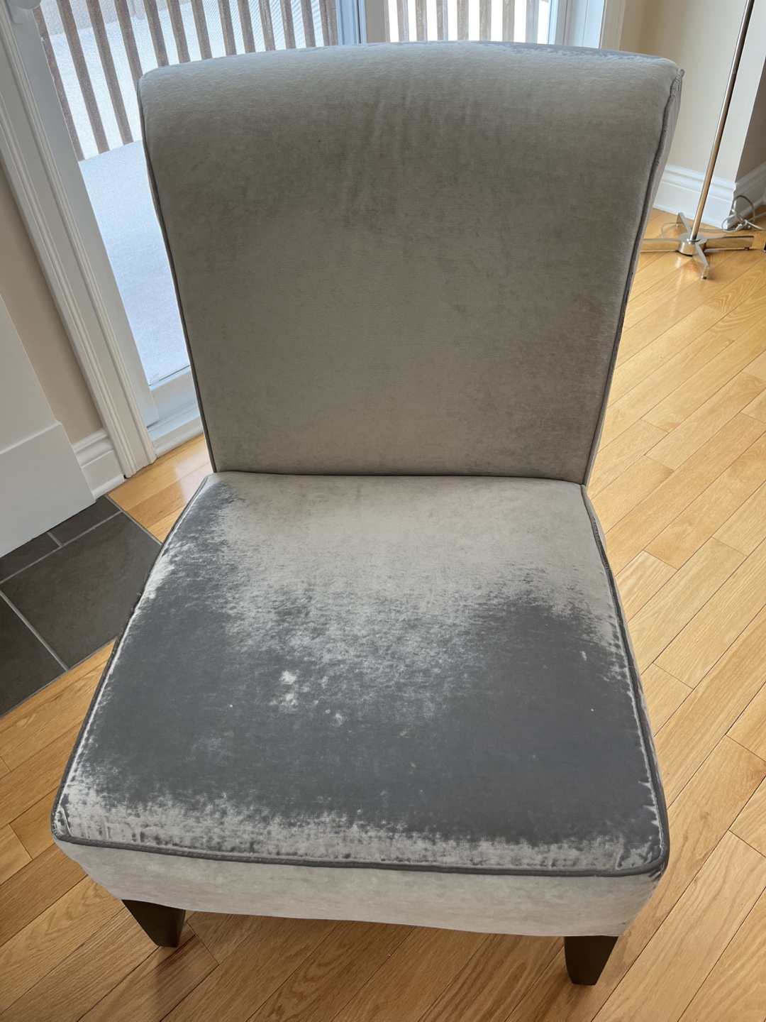 Free sofa and chair - photo 2