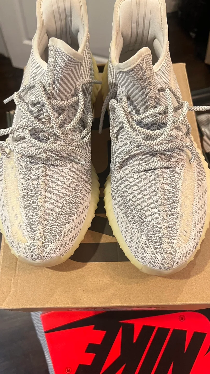 Adidas Yeezy Boost 350 V2 Static Size 11 image indicator(2)