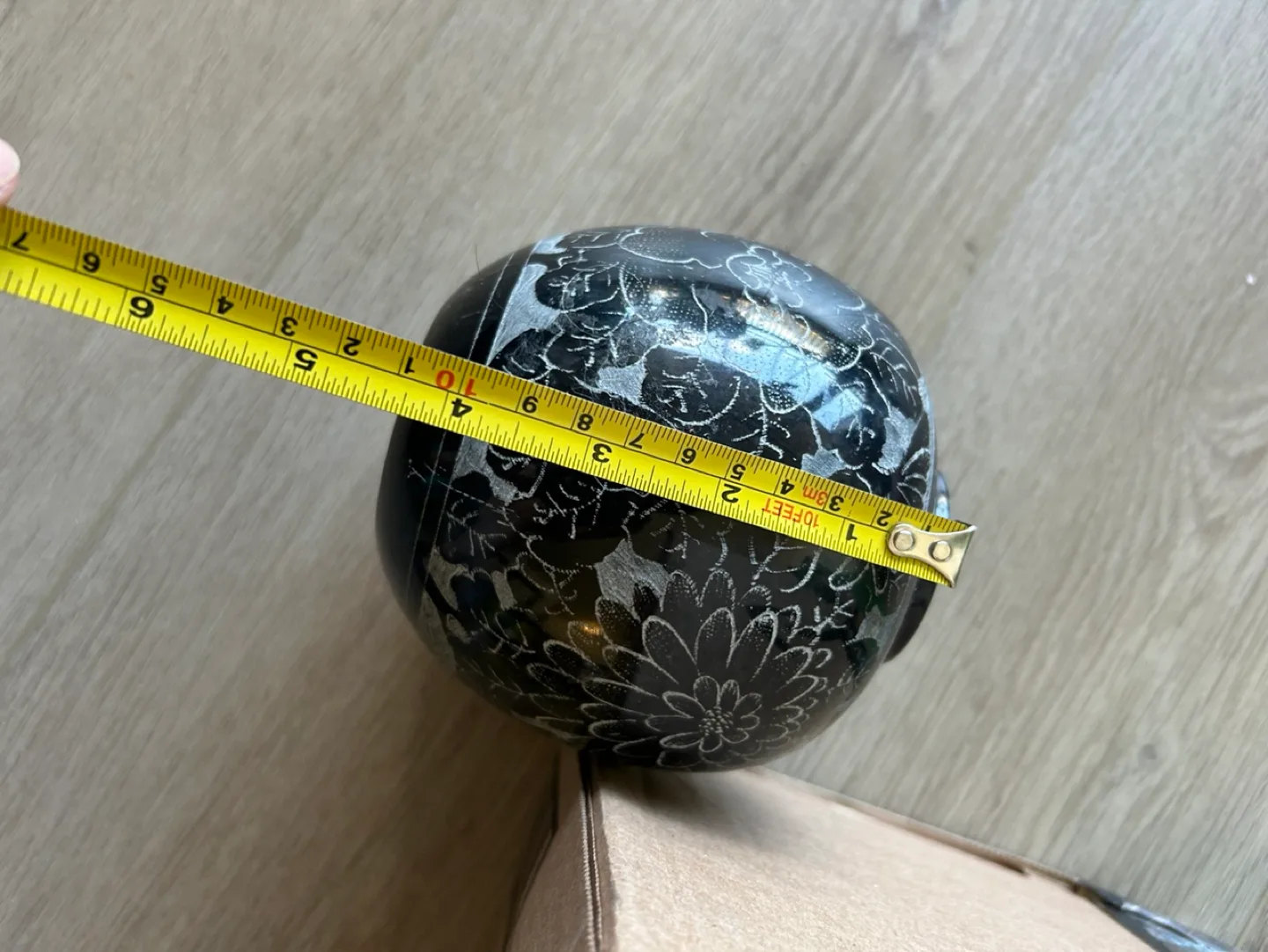 Black Stone Vase hand carving with Floral Carving image indicator(4)