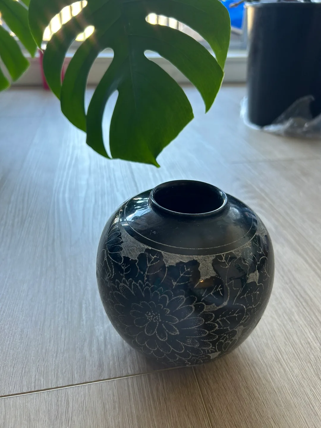 Black Stone Vase hand carving with Floral Carving image indicator(2)