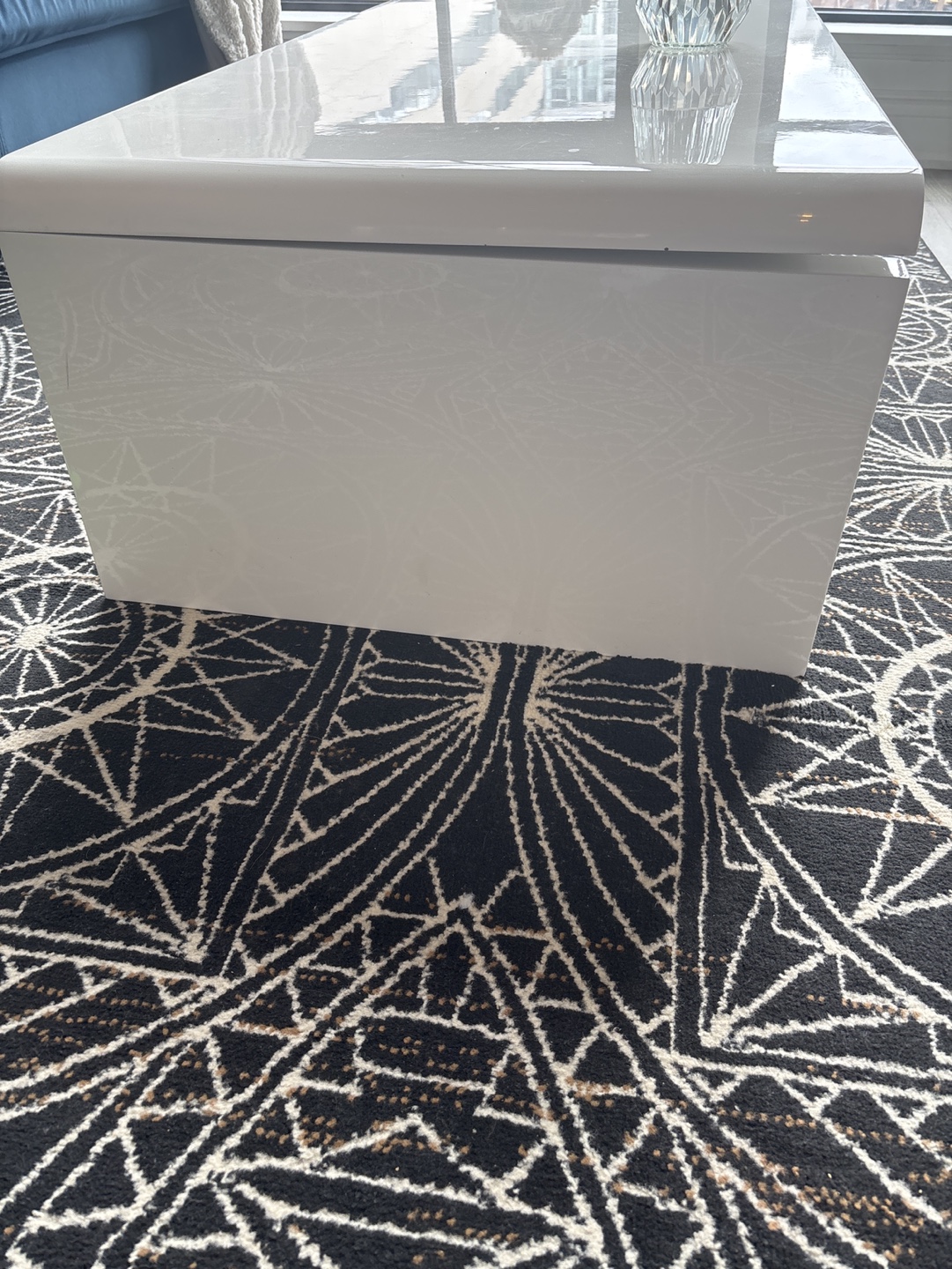 White Lift-Top Coffee Table with Storage - photo 2