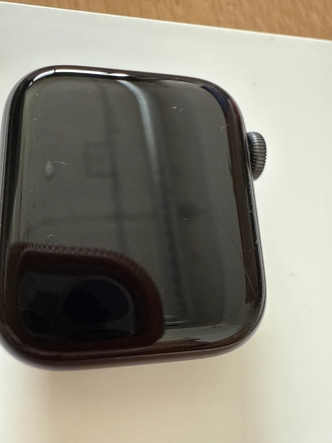 New Apple Watch SE, Space Grey, Black Sport Band - 41mm image indicator(7)