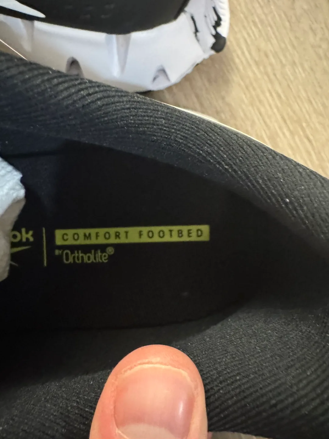 NWT adidas Zigg Dynamica Men Running Shoes (Size 10US) image indicator(3)