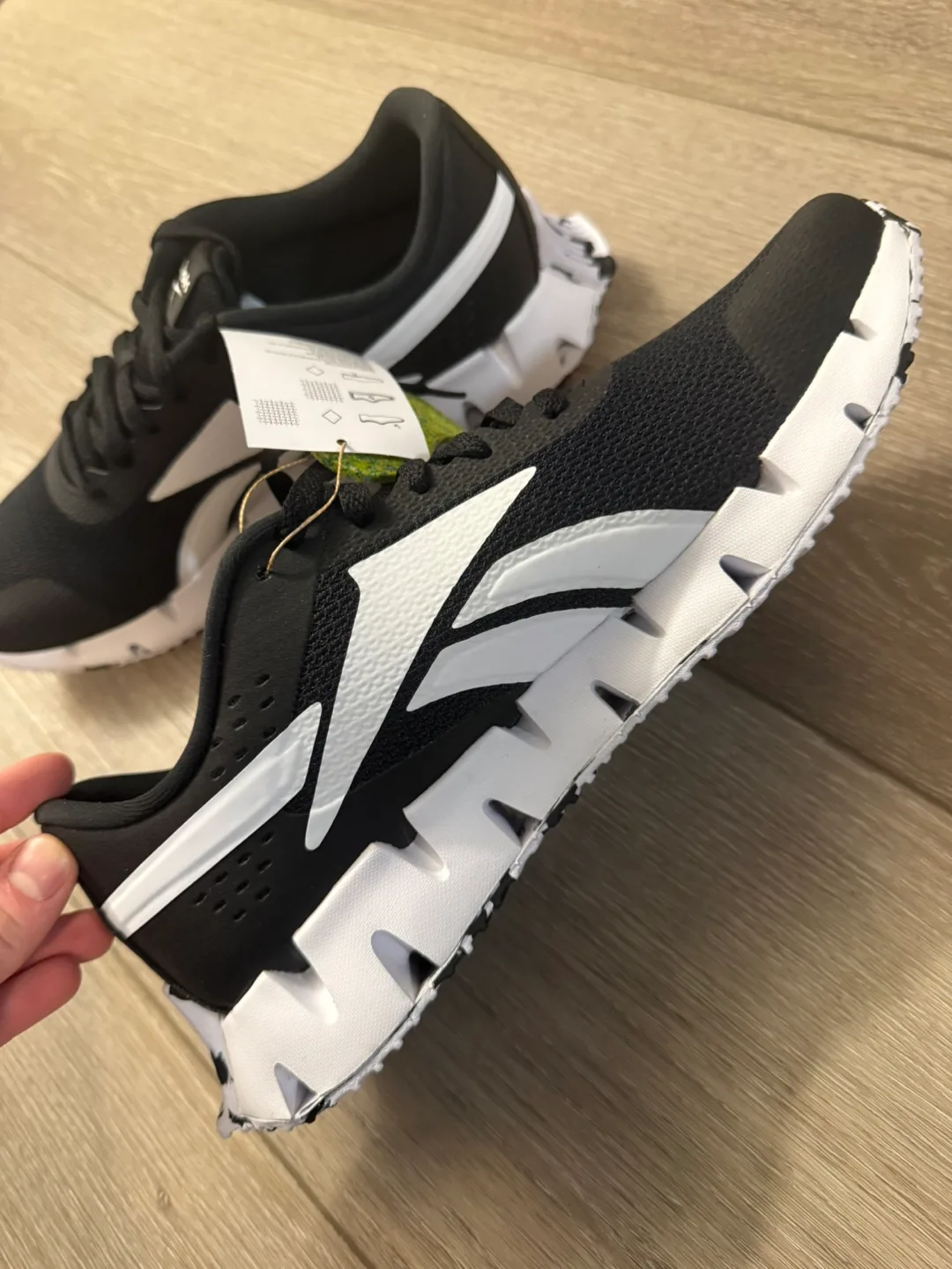 NWT adidas Zigg Dynamica Men Running Shoes (Size 10US) image indicator(2)