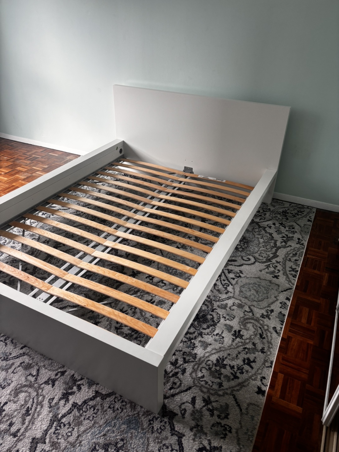 IKEA MALM White Queen Bed Frame - photo 3