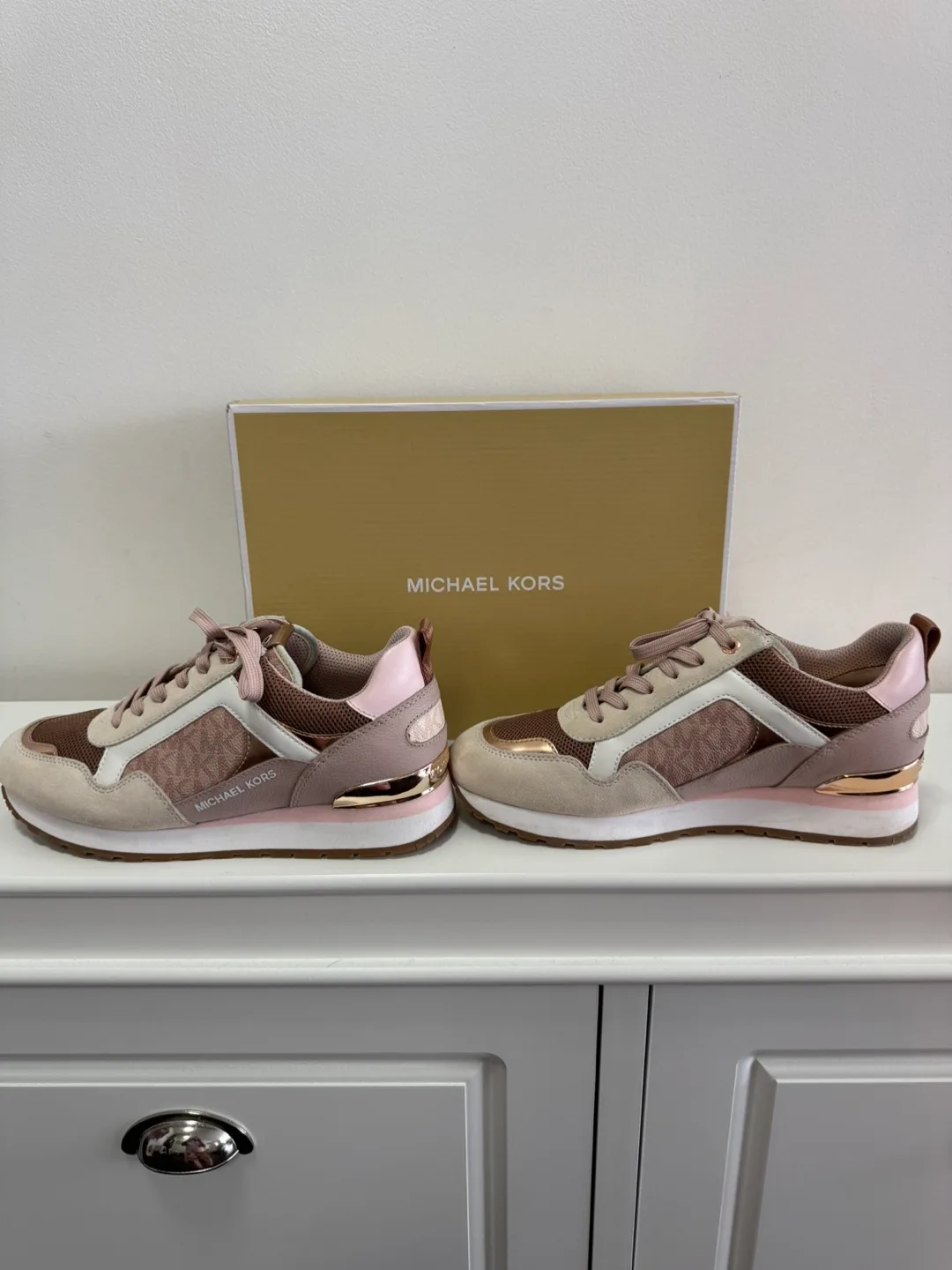 Michael Kors Shoes - Size 8M - Soft Pink/Rose Gold image indicator(4)