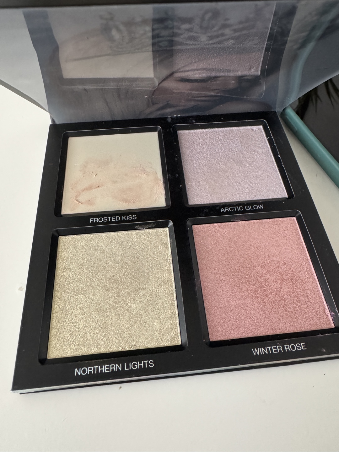 Huda Beauty Winter Nights Highlighter Palette